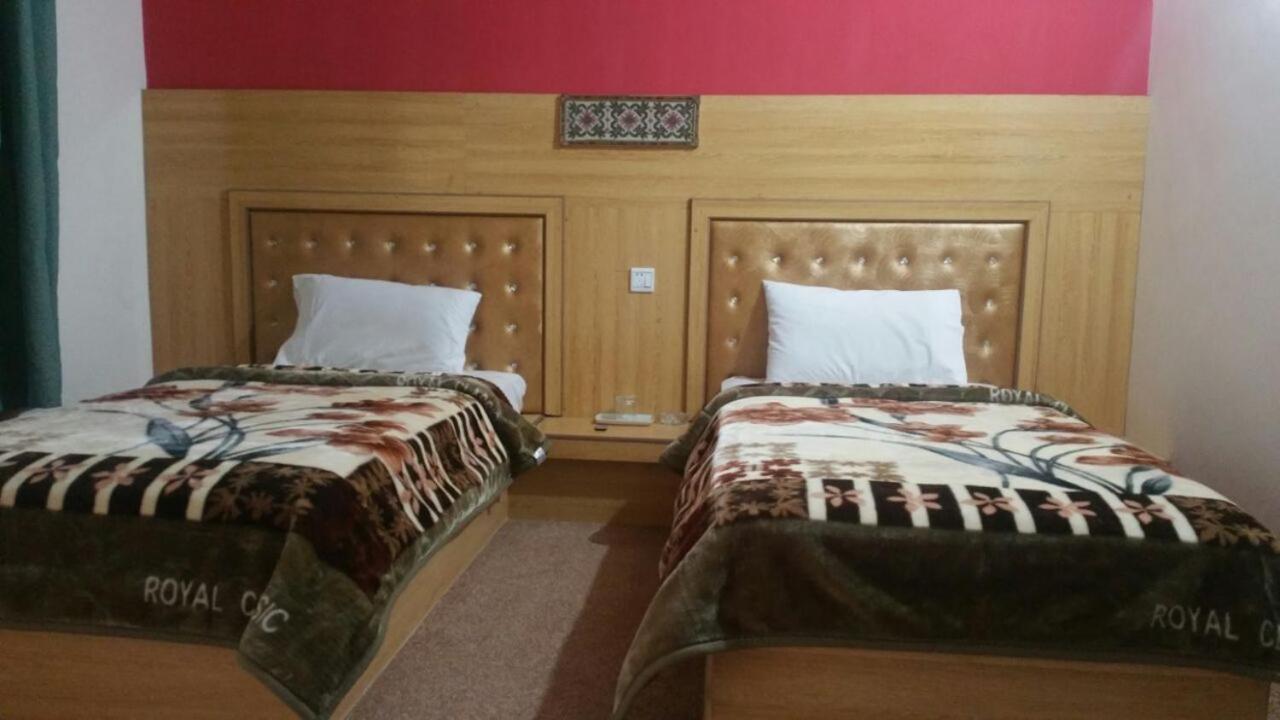 Eden Lake View Hotel Karimabad  エクステリア 写真